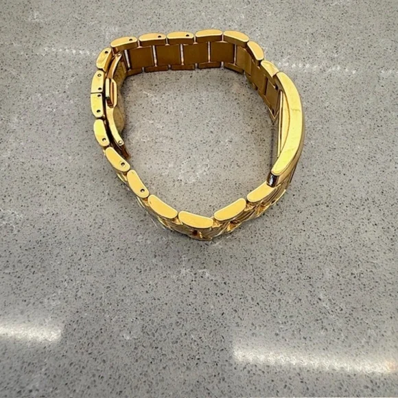 Burberry Women's Class Stainless Steel Silver Rose Gold Tone Quartz Movement EUC - Picture 11 of 16